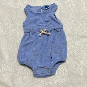 Infant 0-3 month onesie.